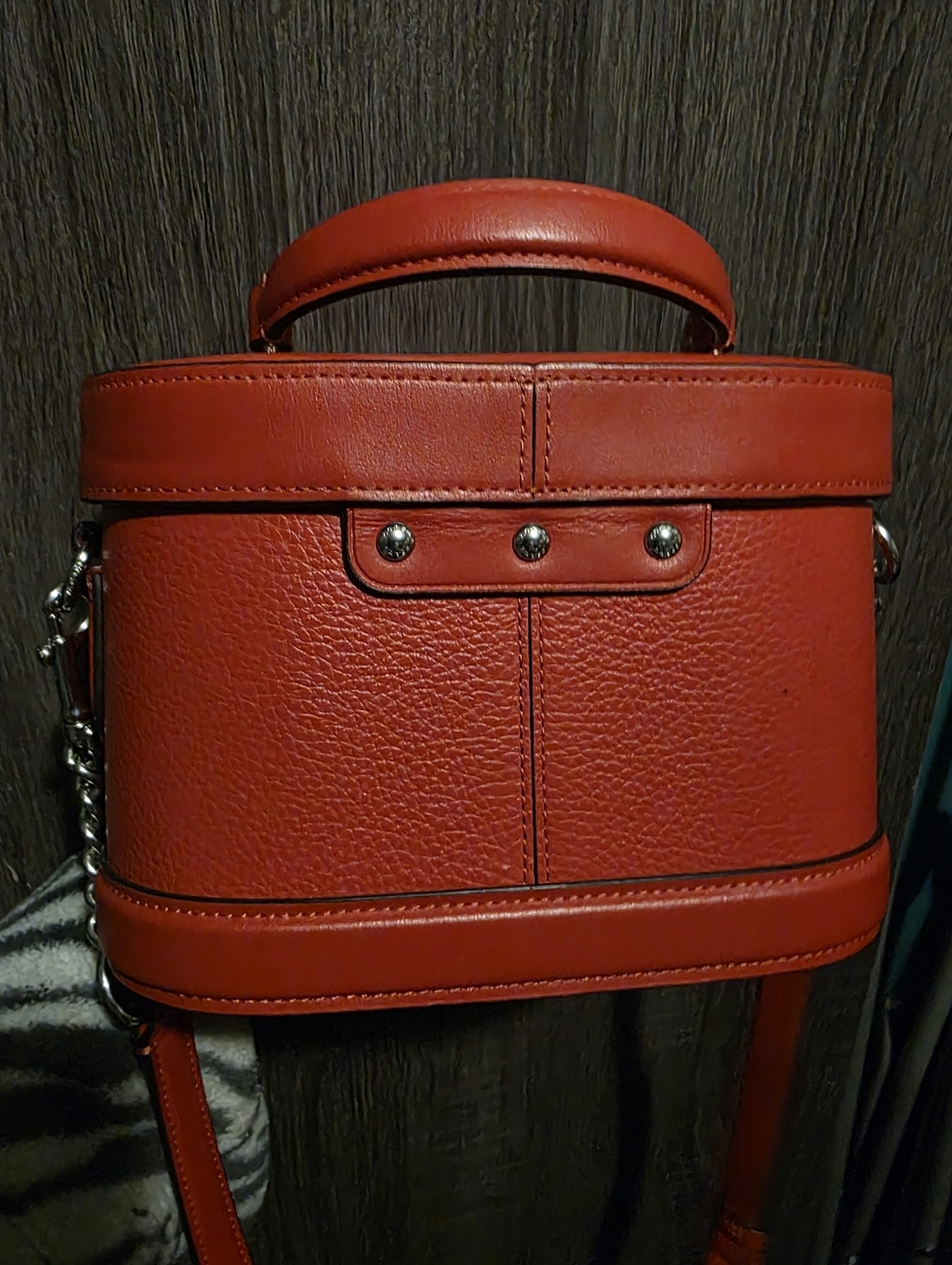 Coach Georgie Gem Crossbody bag in red pebble leather. - Picture 7 of 13